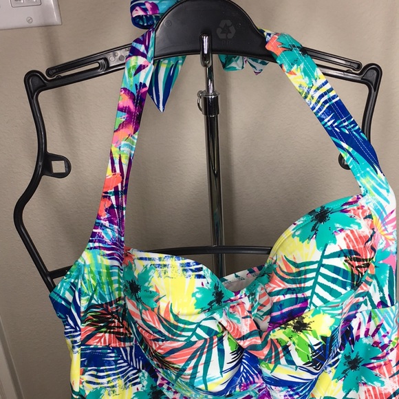 NWOT 16 W  CATALINA Women's Floral  Pattern One Piece Swim Suit Multicolor 1X - Picture 2 of 7
